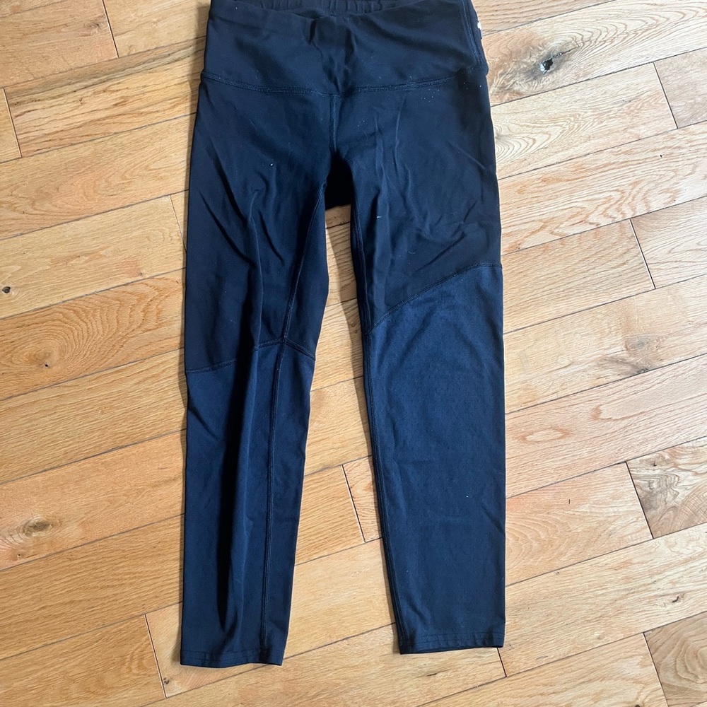 Oiselle Hawkeye Black Cropped Tights - Picture 2 of 3
